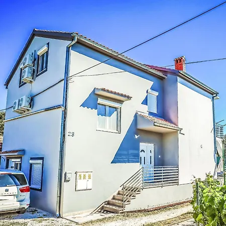 Family By Interhome * Murvica (Policnik)