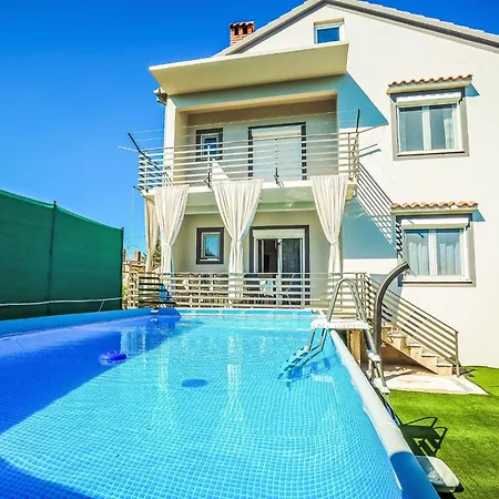 Family By Interhome Murvica (Policnik)